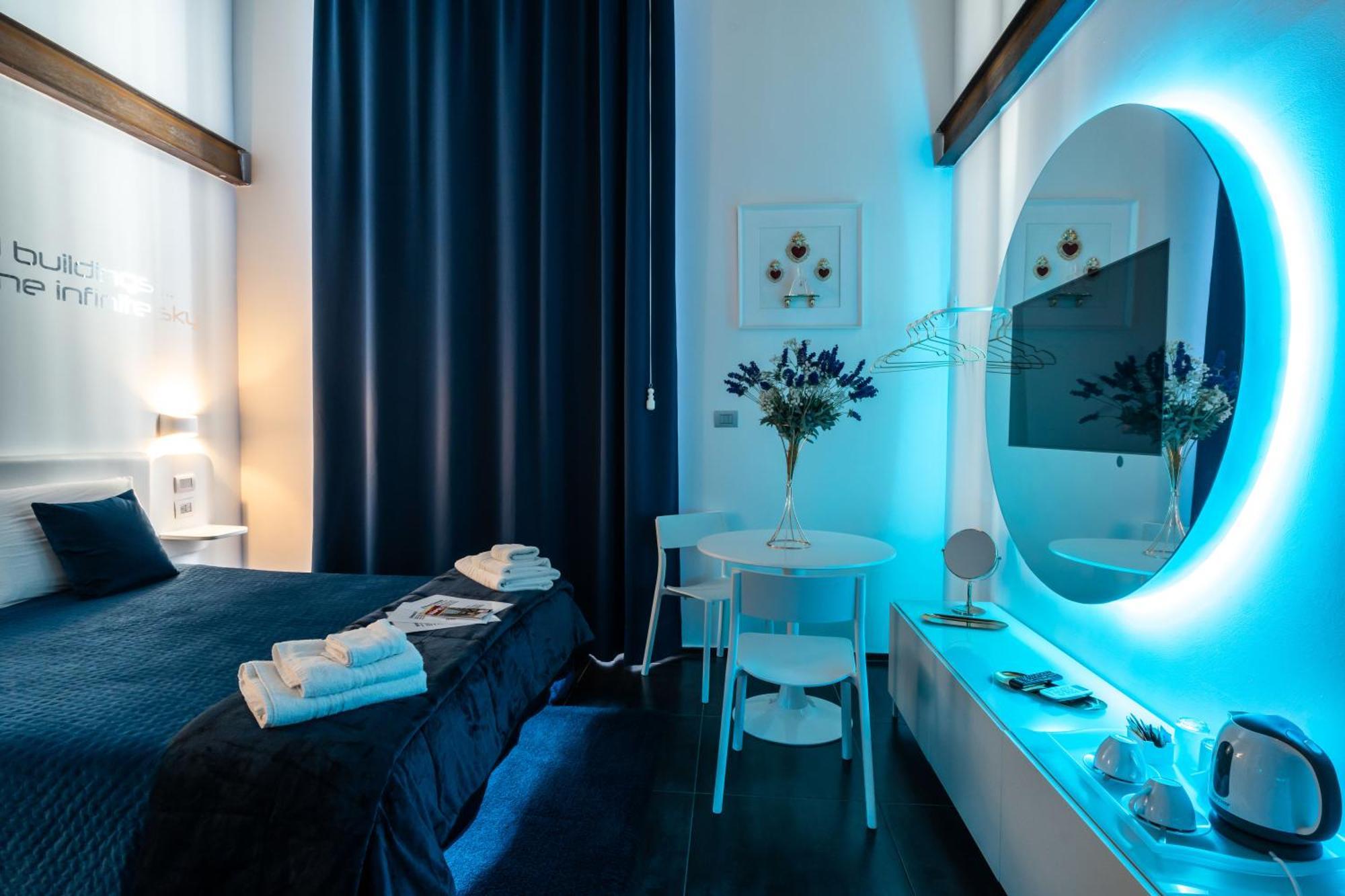 Skyhouse Chiaia Bed & Breakfast Napoli Exterior foto